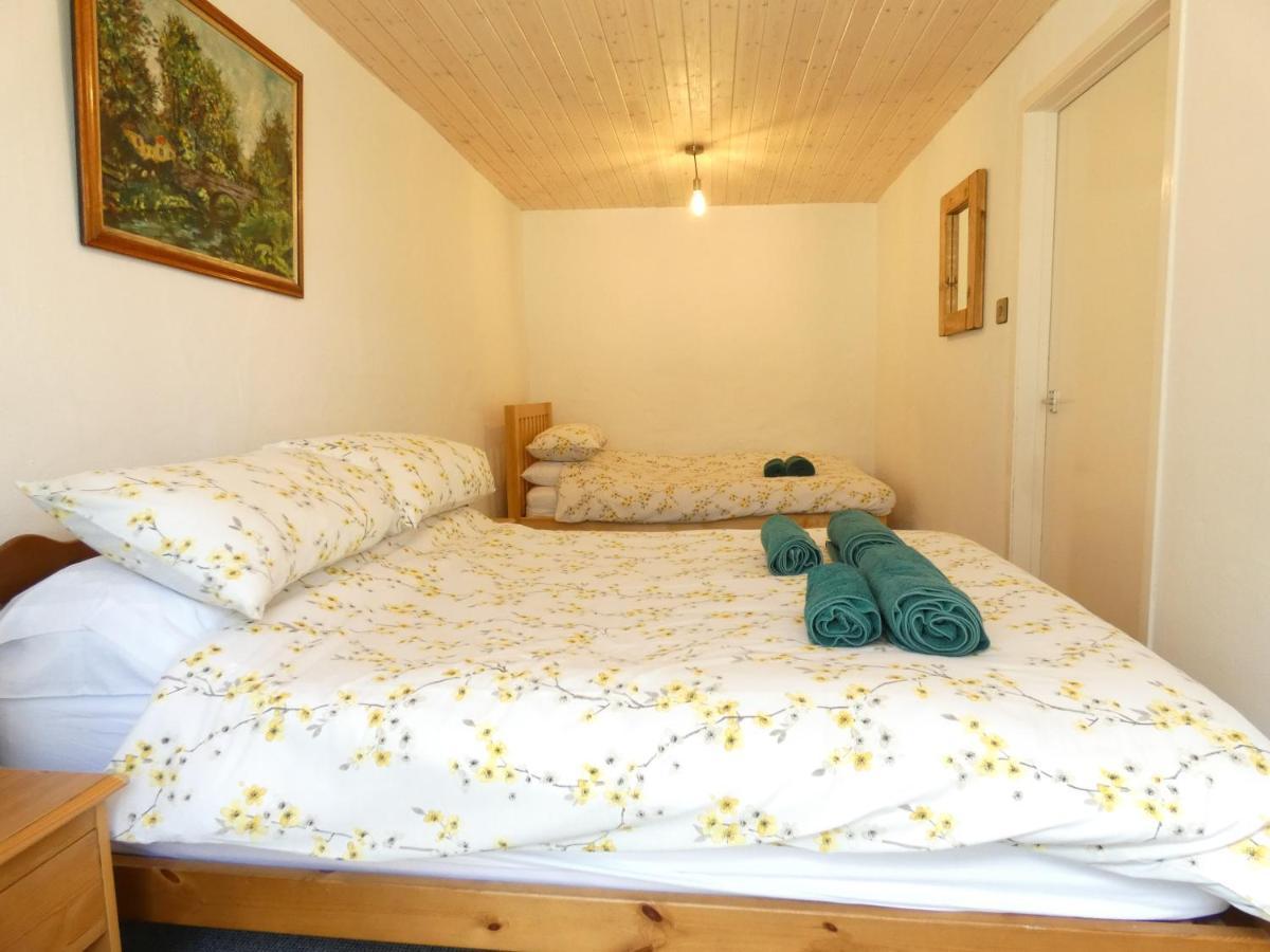 דולגלאו Abergwynant Farm Glamping & Apartments מראה חיצוני תמונה