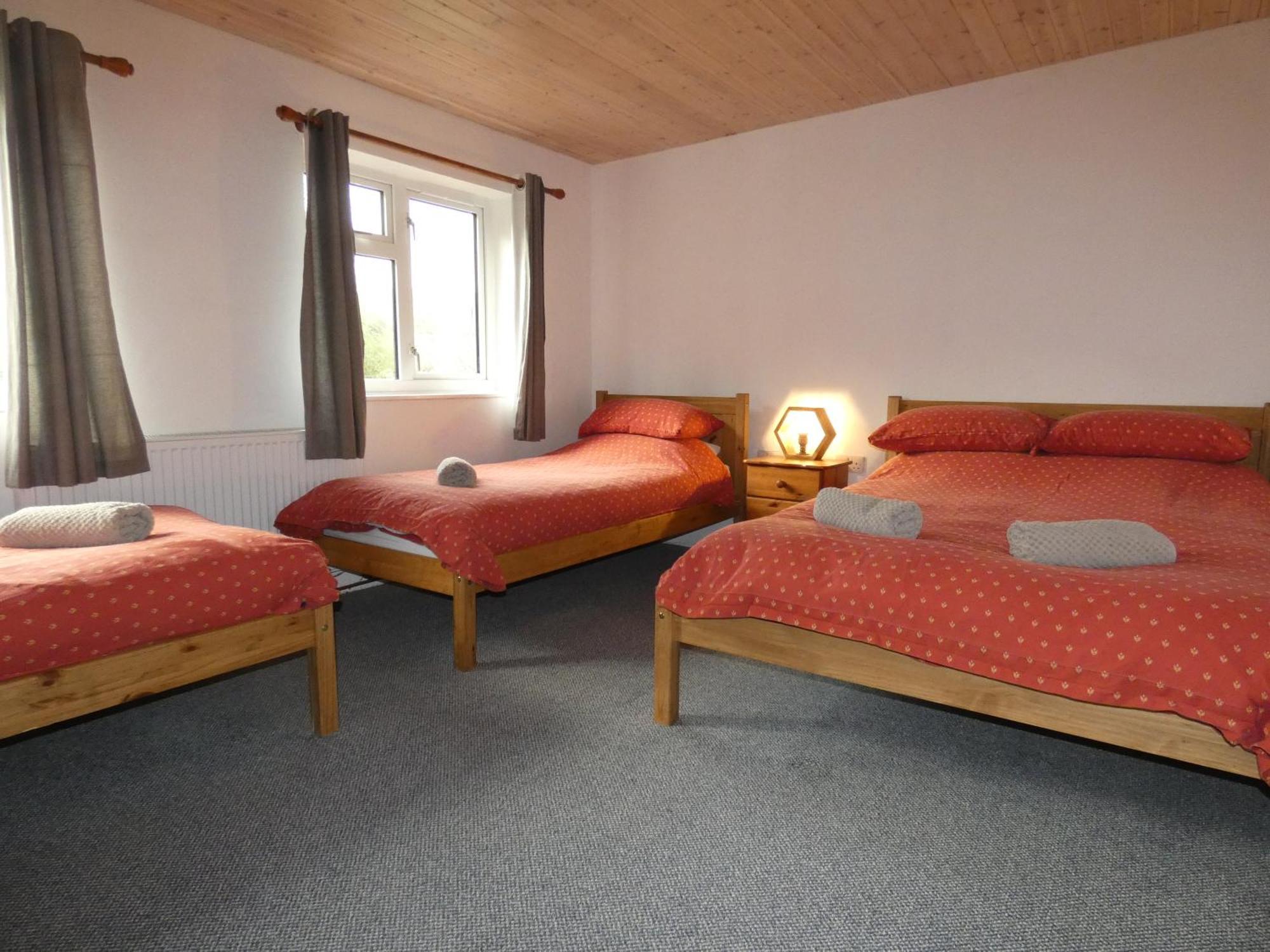 דולגלאו Abergwynant Farm Glamping & Apartments מראה חיצוני תמונה